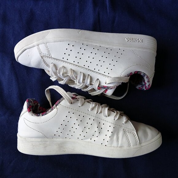 GIRLS K-SWISS SHOES WHITE W/PINK BUTTERFLY SIZE 4.5 - Picture 2 of 6